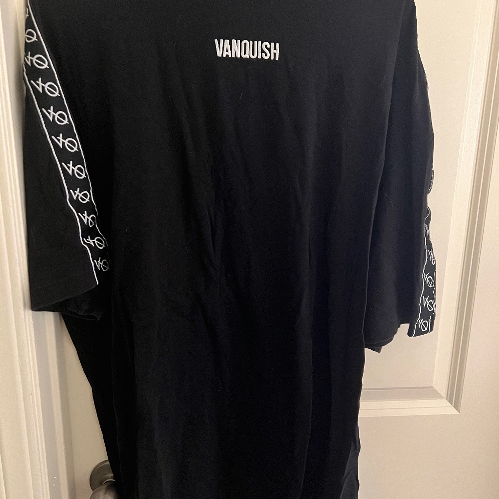Vanquish Mens Large Shirt